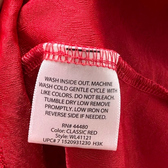 White stag large 12-14 red sequin. 21p2p. 26” length  no flaws - Picture 3 of 6